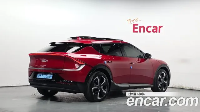 Kia EV6 — Фото автомобиля 2