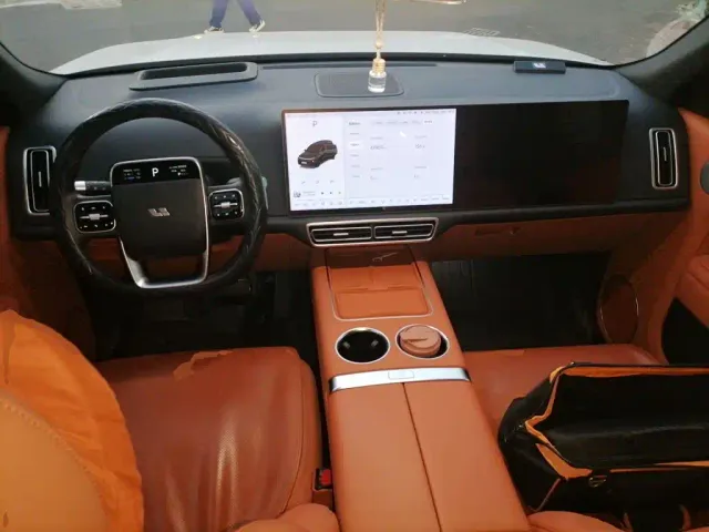Li Auto L9 — Фото автомобиля 5