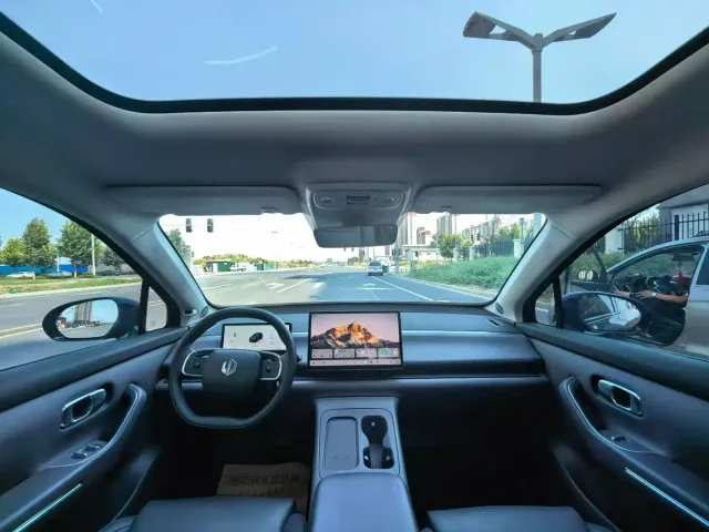 Leapmotor C10 — Фото автомобиля 5