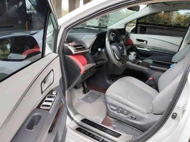 Toyota Granvia — Фото автомобиля 15