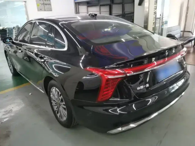 Hongqi H5 — Фото автомобиля 4