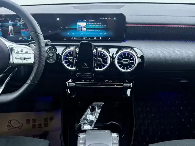 Mercedes-Benz A-Class — Фото автомобиля 13
