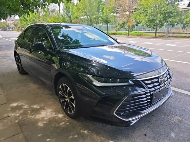 Toyota Avalon — Фото автомобиля 3