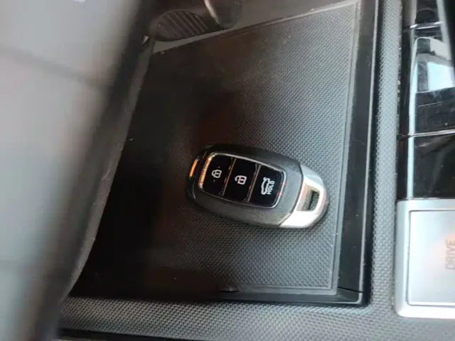 Hyundai Elantra — Фото автомобиля 8