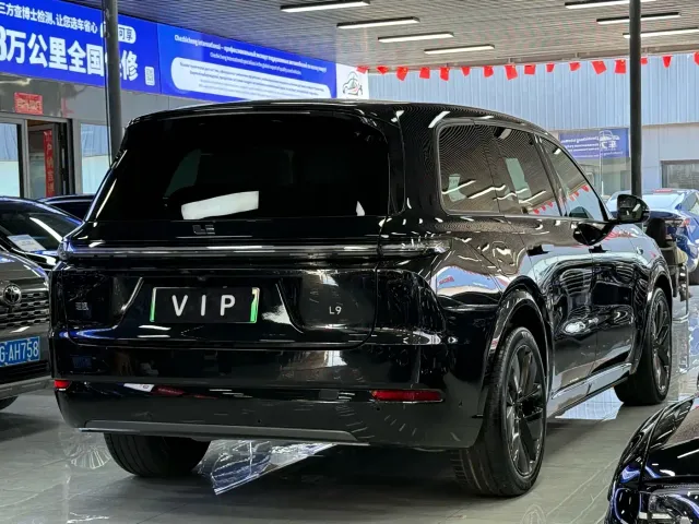 Li Auto L9 — Фото автомобиля 12