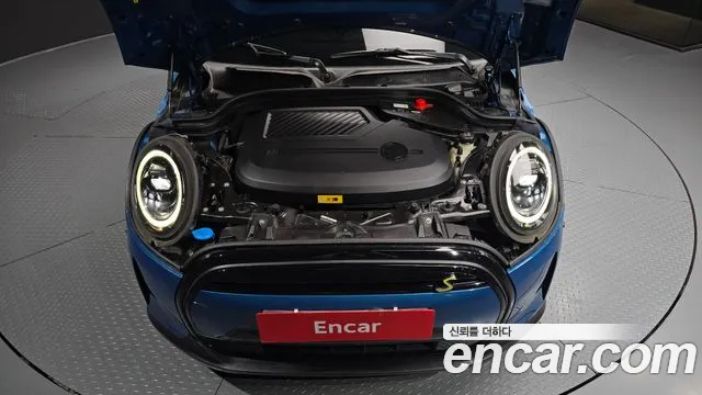 MINI Cooper Electric — Фото автомобиля 9