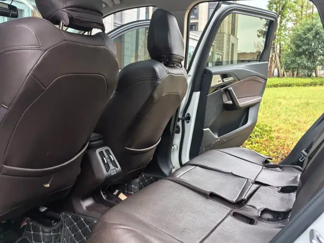 BMW X1 — Фото автомобиля 6