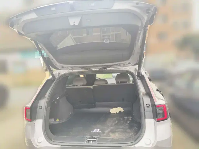 Volvo XC70 Plug-in Hybrid — Фото автомобиля 5