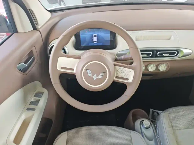 Wuling Hongguang Mini EV — Фото автомобиля 10