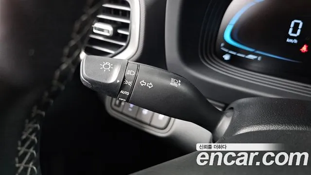 Hyundai Venue — Фото автомобиля 29