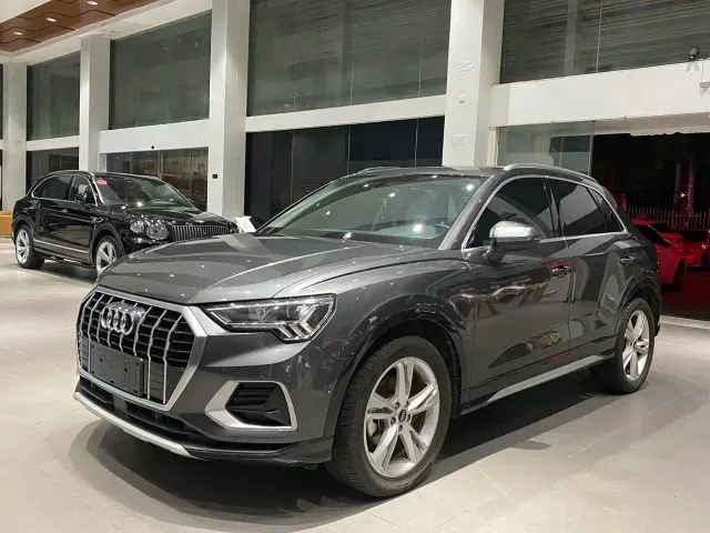 Фотография автомобиля — Audi Q3