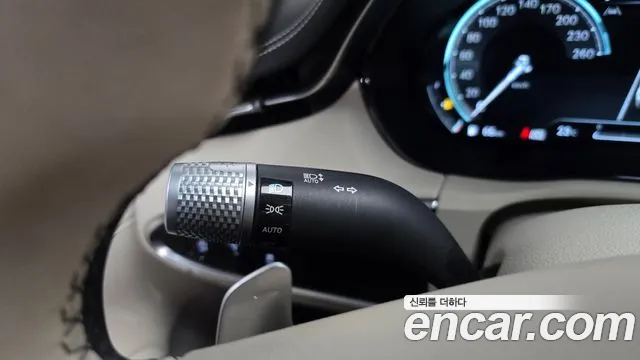 Genesis GV70 — Фото автомобиля 30