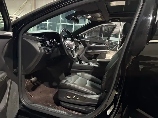 Cadillac XT5 — Фото автомобиля 8