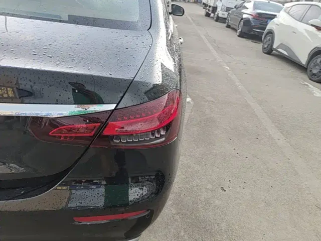 Mercedes-Benz E-Class — Фото автомобиля 7