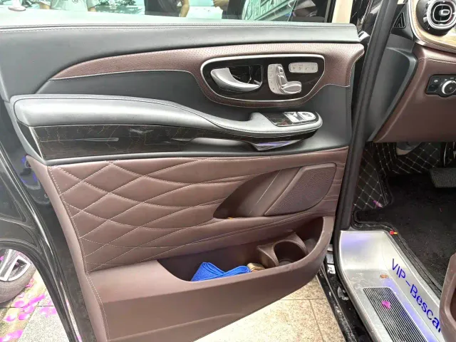 Mercedes-Benz V-Class — Фото автомобиля 8
