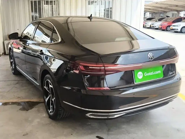 Volkswagen Passat — Фото автомобиля 4