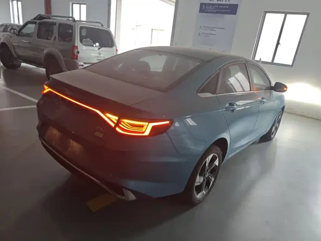 Geely Emgrand L — Фото автомобиля 22