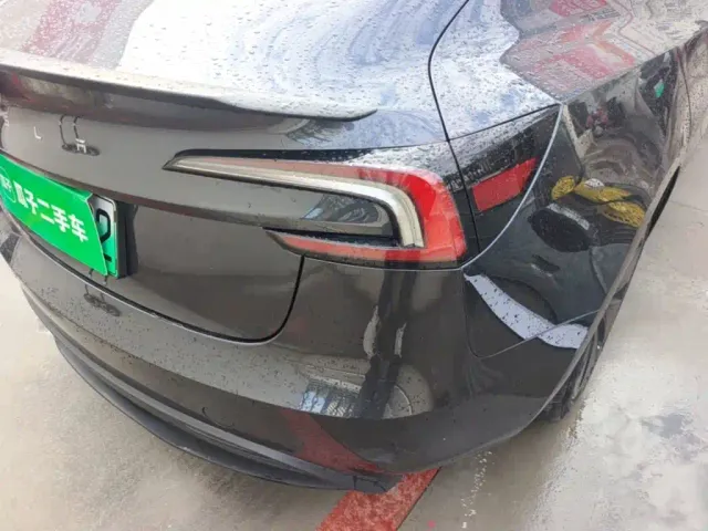 Tesla Model 3 — Фото автомобиля 7