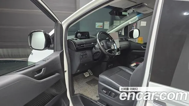 Hyundai Staria Staria 4WD Lounge 9 мест — Фото автомобиля 10