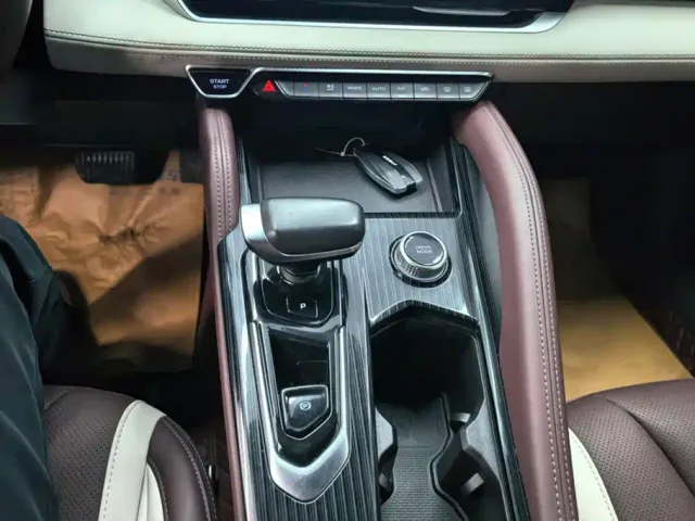 Geely Xingyue L — Фото автомобиля 16