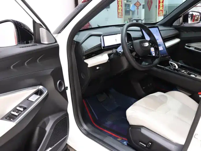 Geely Boyue — Фото автомобиля 9
