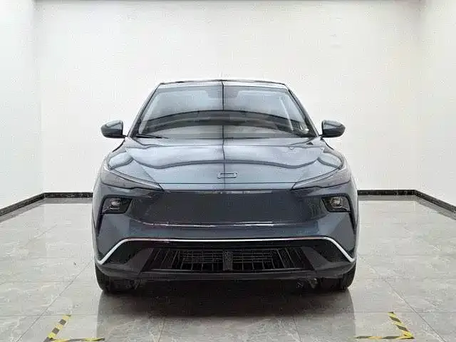 Bestune Yueyi 03 — Фото автомобиля 2