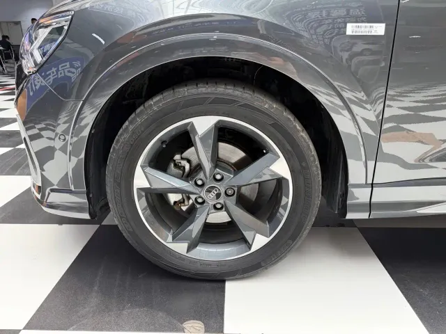 Audi Q3 — Фото автомобиля 18