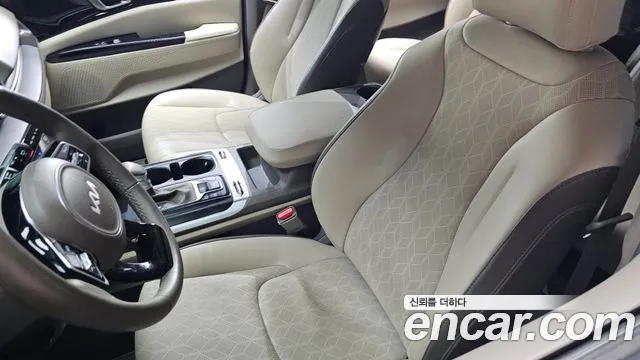 Kia Carnival Generation 4 — Фото автомобиля 27