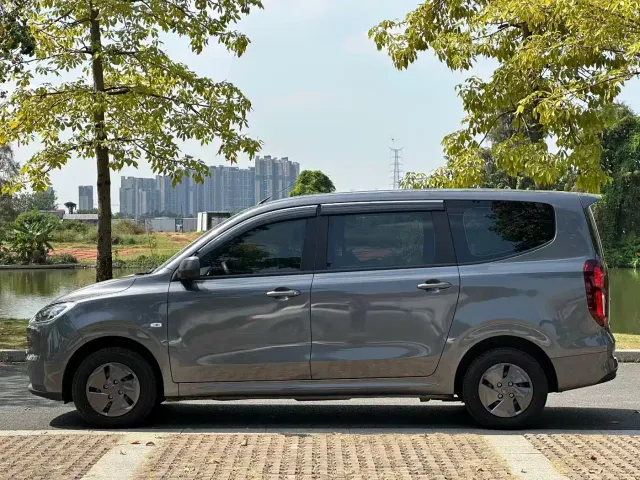 Wuling Hongguang — Фото автомобиля 8