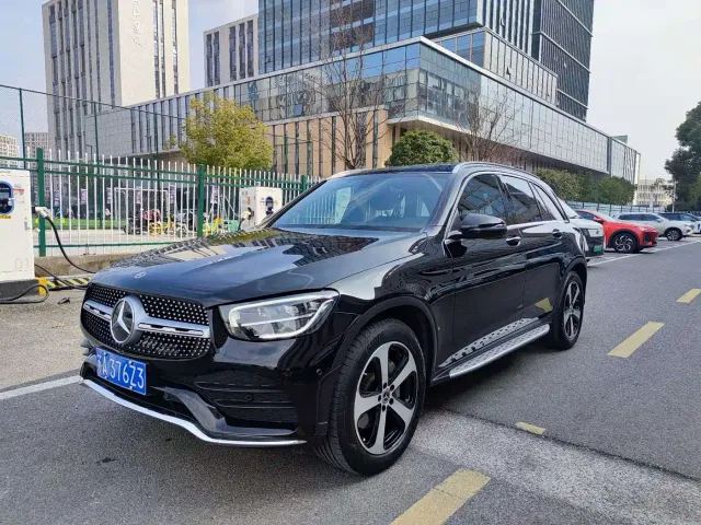 Фотография автомобиля — Mercedes-Benz GLC-Class