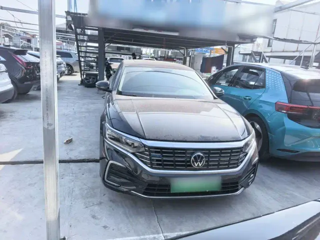 Volkswagen Passat — Фото автомобиля 2