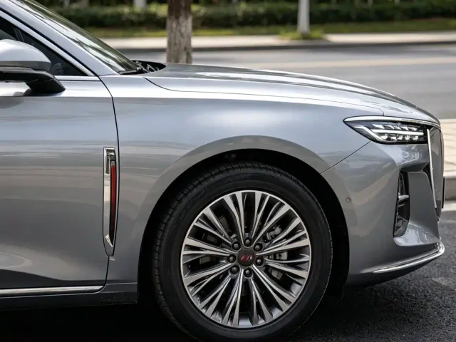 Hongqi H5 — Фото автомобиля 7