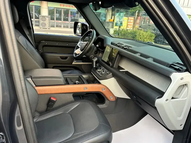 Land Rover Land Rover Defender 2023 Model 110 3.0T P400 X-DYNAMIC HSE — Фото автомобиля 11