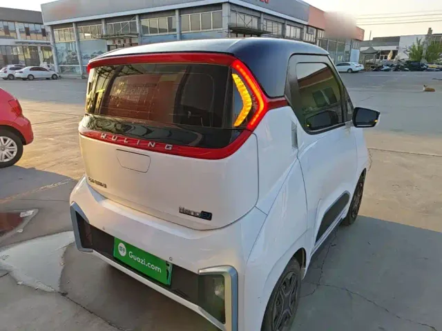 Wuling NanoEV — Фото автомобиля 6