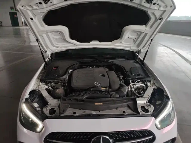 Mercedes-Benz E-Class — Фото автомобиля 22