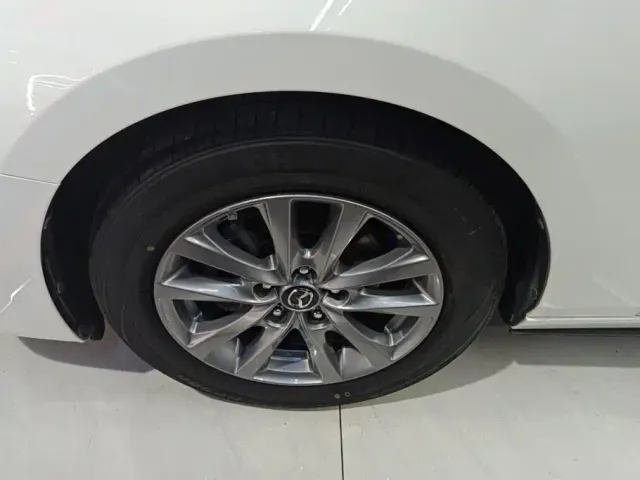 Mazda Axela — Фото автомобиля 6