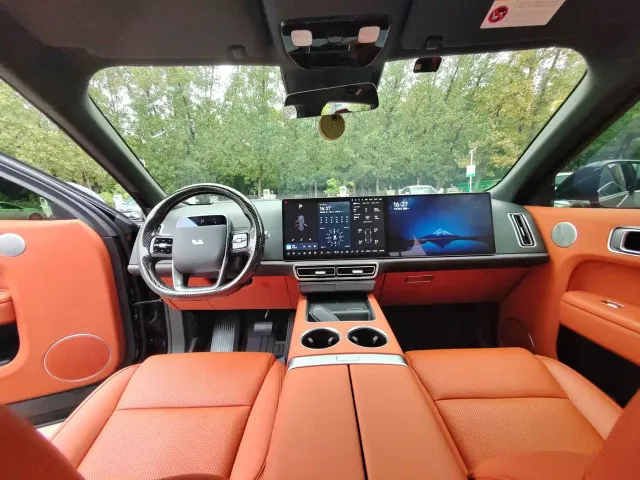 Li Auto L9 — Фото автомобиля 17