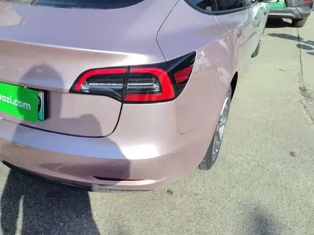 Tesla Model 3 — Фото автомобиля 7