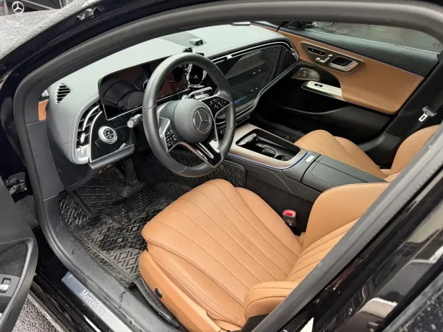 Mercedes-Benz E-Class — Фото автомобиля 4