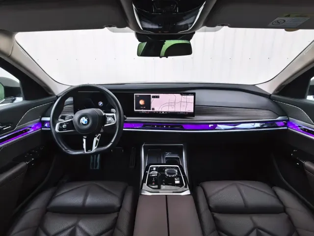 BMW 7 Series — Фото автомобиля 10