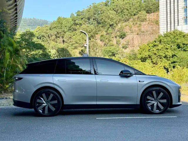 Li Auto i6 — Фото автомобиля 14
