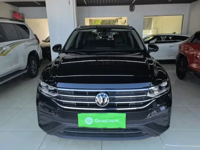 Volkswagen Tiguan L — Фото автомобиля 2
