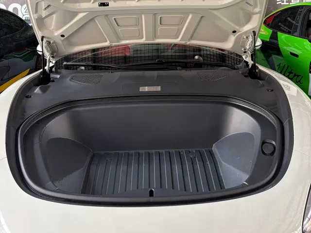 Xiaomi SU7 — Фото автомобиля 11