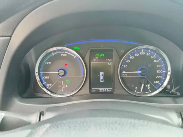 Toyota Corolla Twin Engine E+ — Фото автомобиля 15