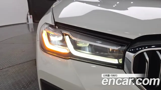 BMW 5-Series — Фото автомобиля 17