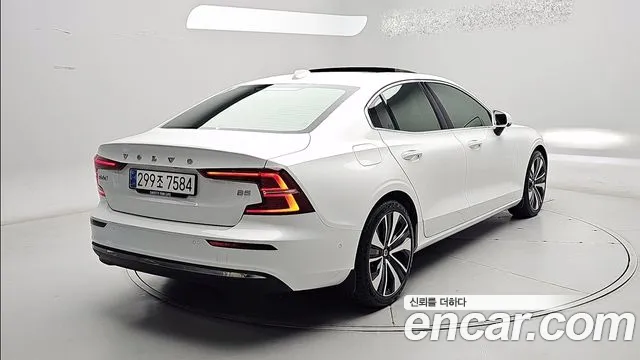 Volvo S60 3rd Gen — Фото автомобиля 4