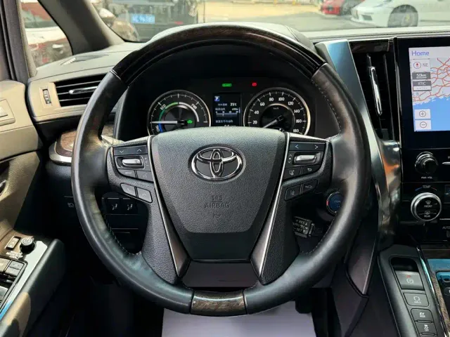 Toyota Alphard — Фото автомобиля 17