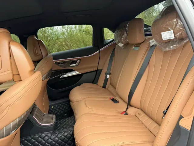 Mercedes-Benz E-Class — Фото автомобиля 6