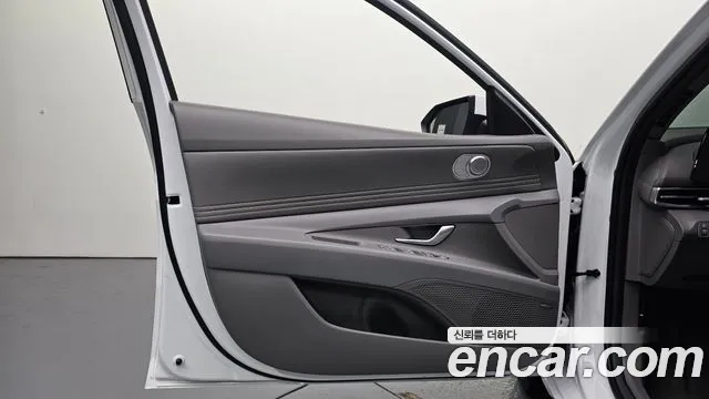 Hyundai Avante CN7 — Фото автомобиля 24