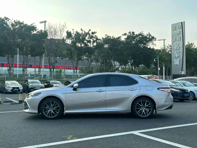 Toyota Camry — Фото автомобиля 4